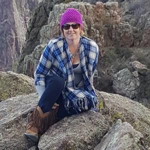 Meet your Posher, Laura